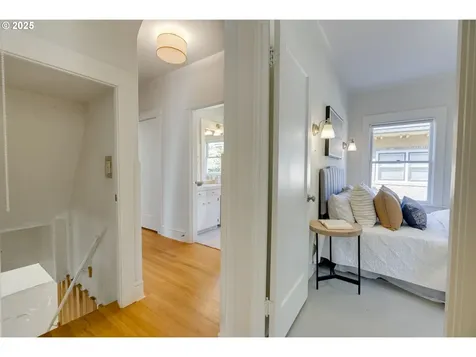 4933 SE Taylor Court Portland OR 97215