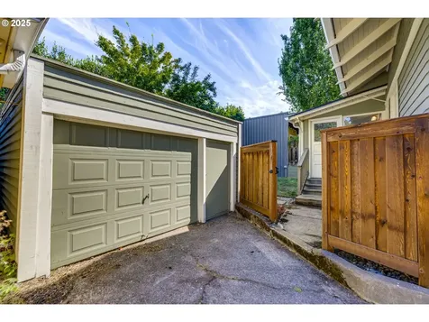 4933 SE Taylor Court Portland OR 97215