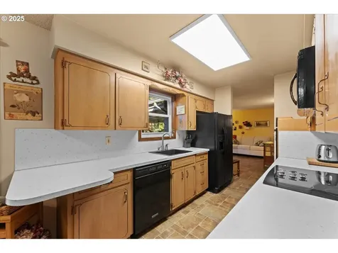8895 SW Mcdonald Street Portland OR 97224