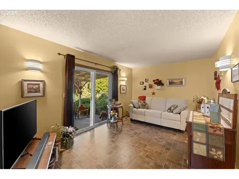 8895 SW Mcdonald Street Portland OR 97224