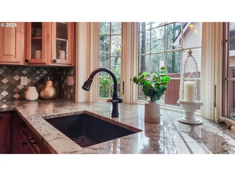 4466 Galewood Street Lake Oswego OR 97035
