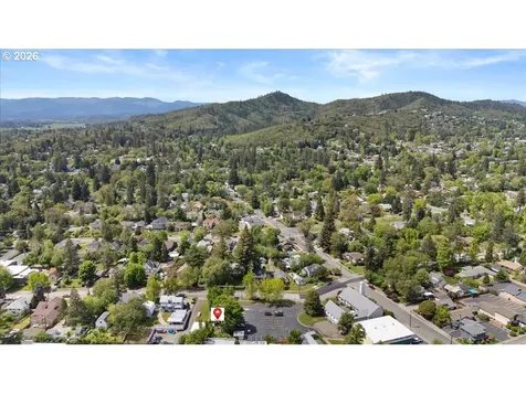 847 NW 5th Street Grants Pass OR 97526