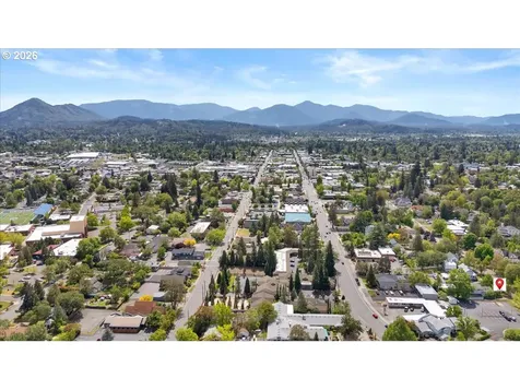 847 NW 5th Street Grants Pass OR 97526