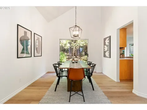 9332 SW 42nd Avenue Portland OR 97219