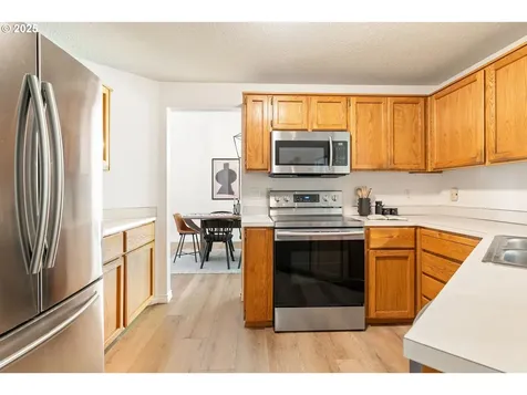 9332 SW 42nd Avenue Portland OR 97219