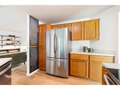 9332 SW 42nd Avenue Portland OR 97219