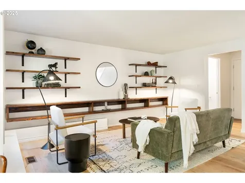 9332 SW 42nd Avenue Portland OR 97219