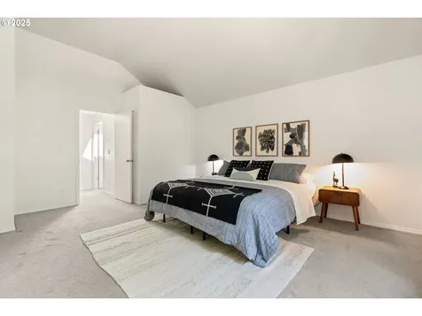 9332 SW 42nd Avenue Portland OR 97219
