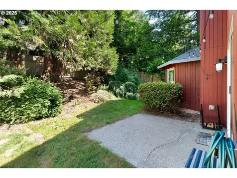 9332 SW 42nd Avenue Portland OR 97219