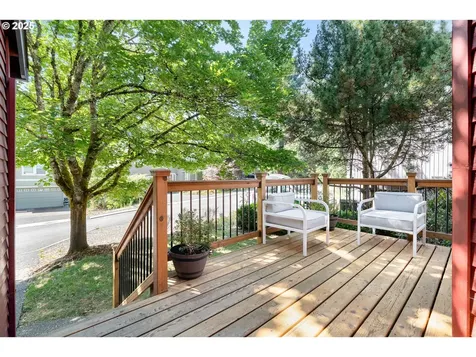 9332 SW 42nd Avenue Portland OR 97219