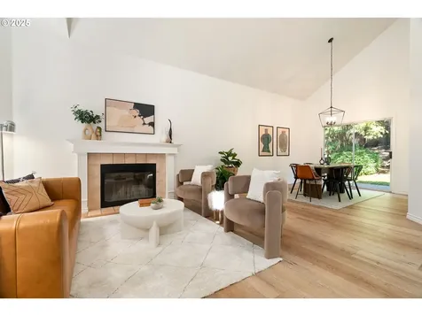 9332 SW 42nd Avenue Portland OR 97219