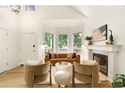 9332 SW 42nd Avenue Portland OR 97219