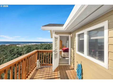 407 King Street Yachats OR 97498