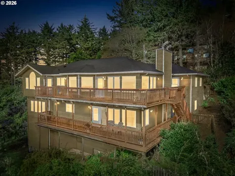 407 King Street Yachats OR 97498