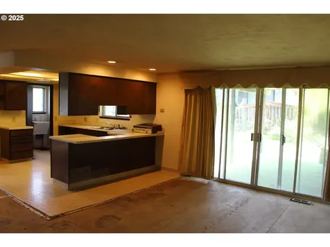 2115 Eugene Street Hood River OR 97031
