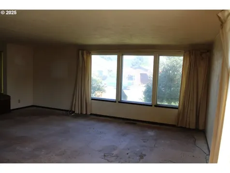 2115 Eugene Street Hood River OR 97031