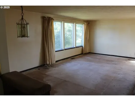 2115 Eugene Street Hood River OR 97031