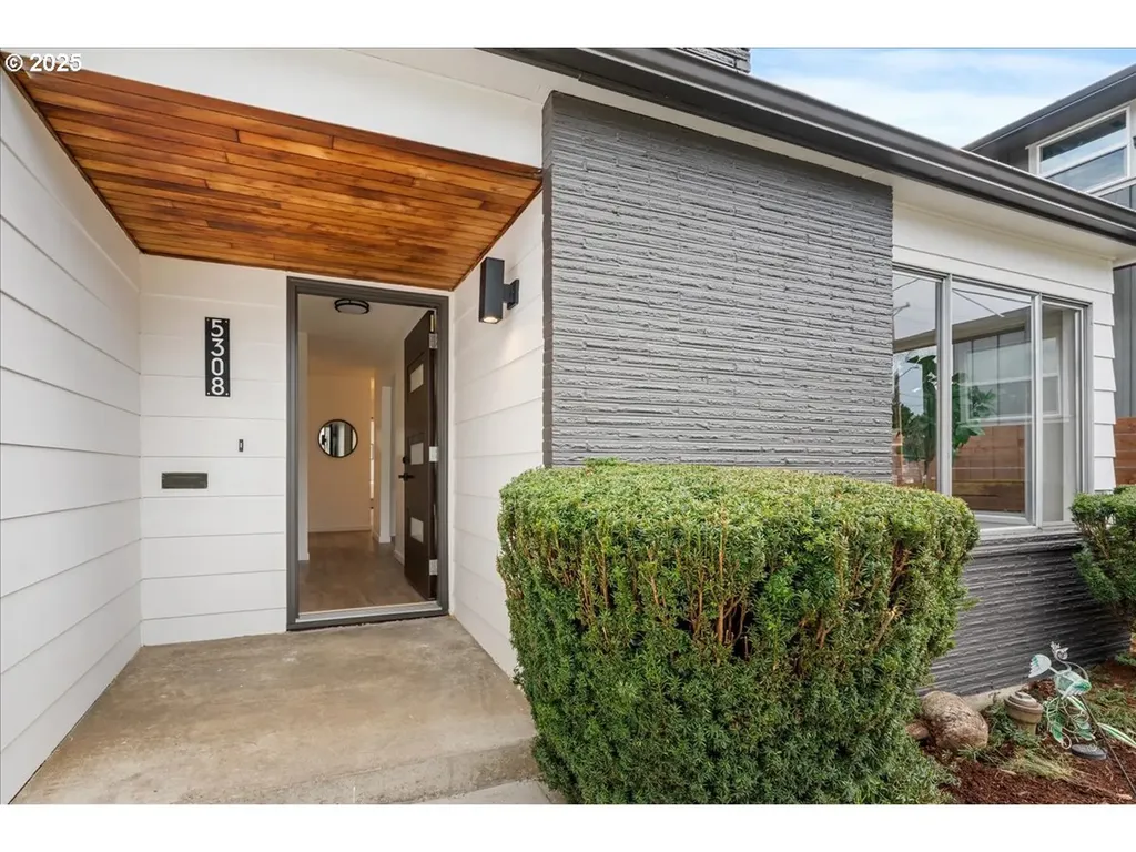 5308 SE Raymond Street Portland OR 97206