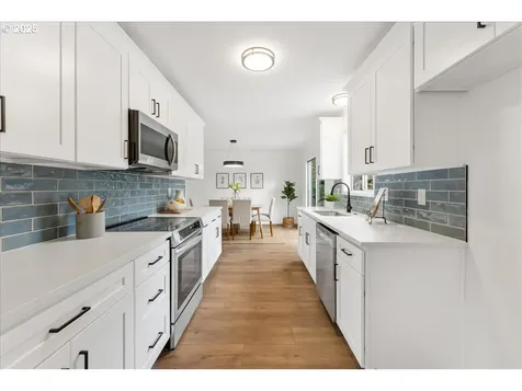 5308 SE Raymond Street Portland OR 97206