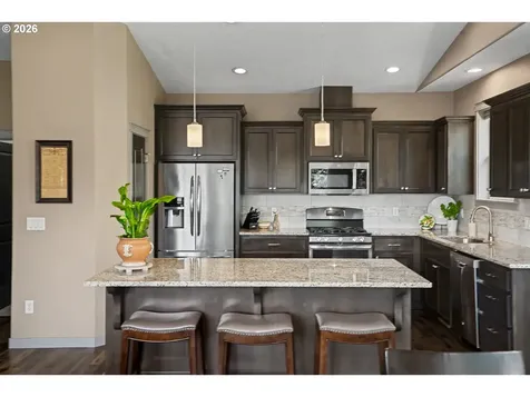 1644 Centennial Drive Silverton OR 97381