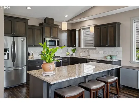 1644 Centennial Drive Silverton OR 97381