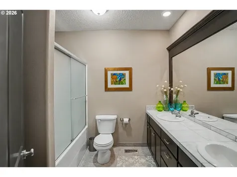 1644 Centennial Drive Silverton OR 97381