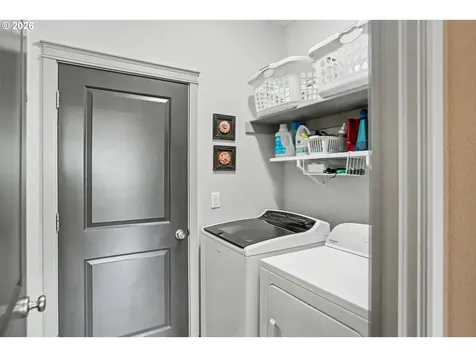 1644 Centennial Drive Silverton OR 97381