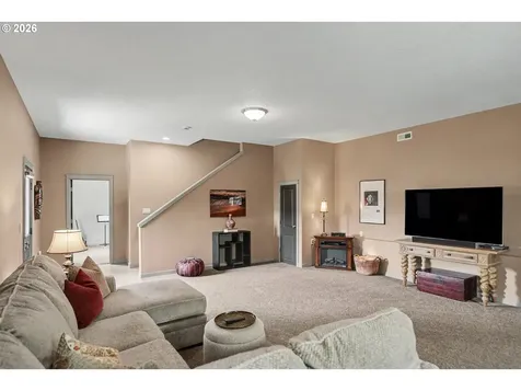 1644 Centennial Drive Silverton OR 97381