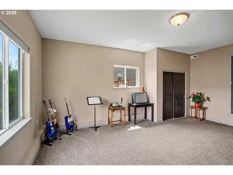 1644 Centennial Drive Silverton OR 97381