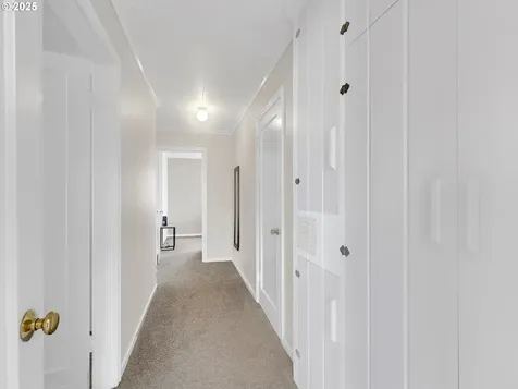 15 Auburn Avenue Astoria OR 97103