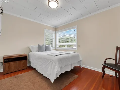 15 Auburn Avenue Astoria OR 97103