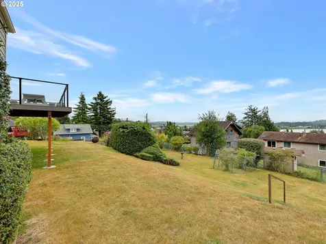 15 Auburn Avenue Astoria OR 97103