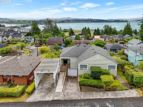 15 Auburn Avenue Astoria OR 97103