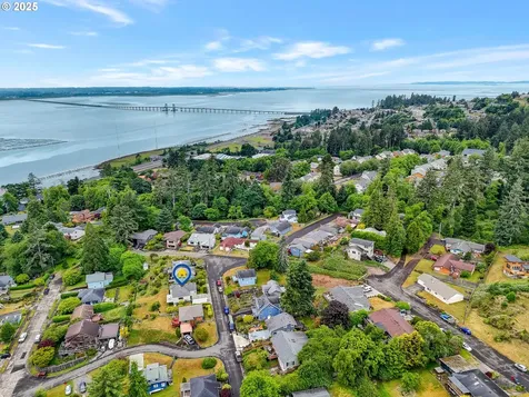 15 Auburn Avenue Astoria OR 97103