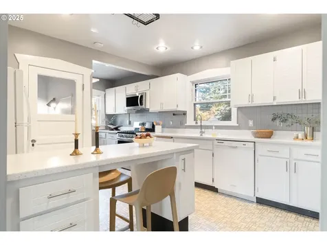 1842 NE 54th Avenue Portland OR 97213