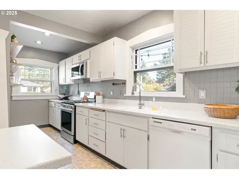 1842 NE 54th Avenue Portland OR 97213