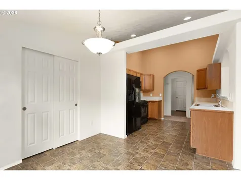 176 Othello Avenue Roseburg OR 97471