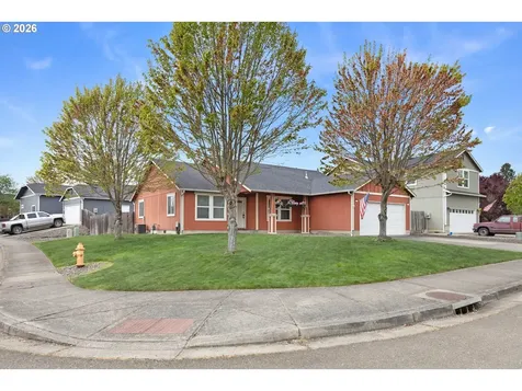176 Othello Avenue Roseburg OR 97471
