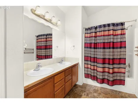 176 Othello Avenue Roseburg OR 97471