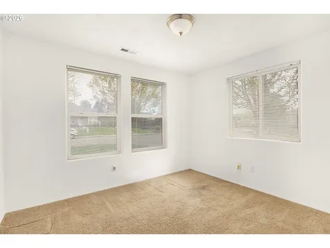 176 Othello Avenue Roseburg OR 97471