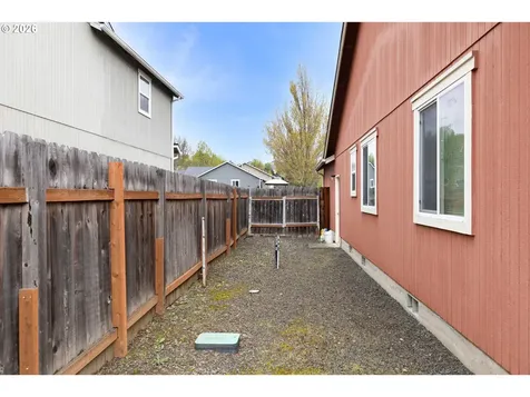 176 Othello Avenue Roseburg OR 97471
