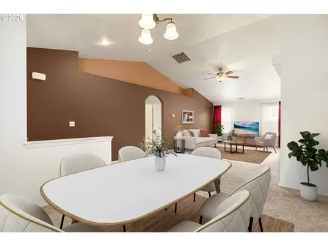 176 Othello Avenue Roseburg OR 97471