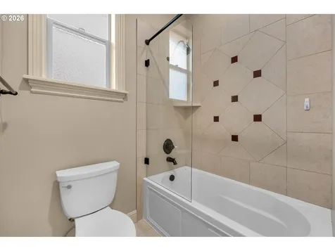 742 W Chestnut Street Washougal WA 98671