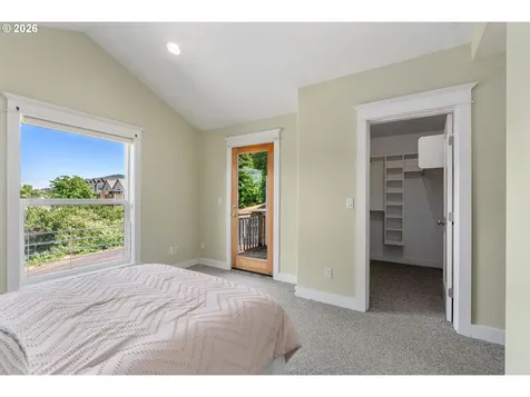 214 N 18th Street Hood River OR 97031