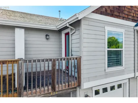 214 N 18th Street Hood River OR 97031