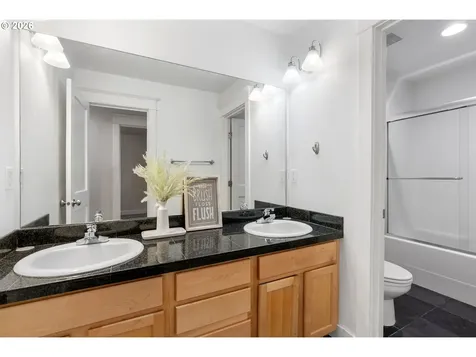 214 N 18th Street Hood River OR 97031