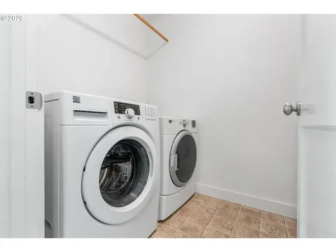 214 N 18th Street Hood River OR 97031