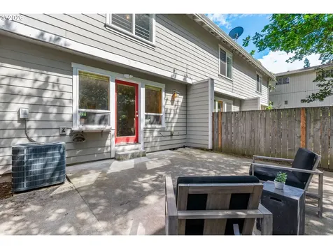 214 N 18th Street Hood River OR 97031