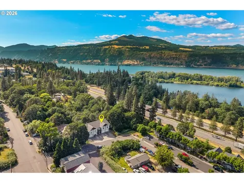 214 N 18th Street Hood River OR 97031
