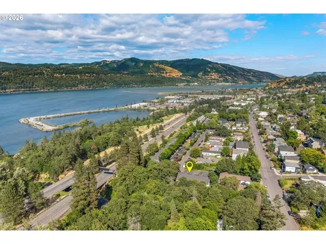 214 N 18th Street Hood River OR 97031